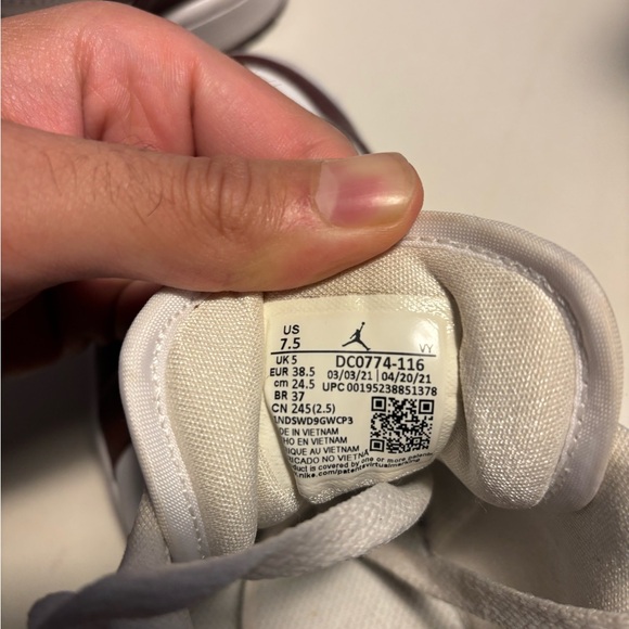 Nike Dunks Brown woman’s - Picture 3 of 5